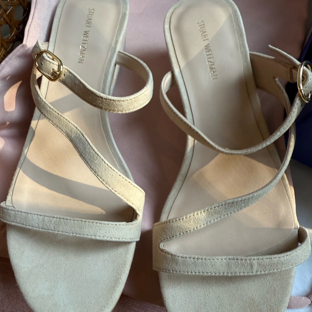 Stuart Weitzman Align Suede wedge Sandal US8